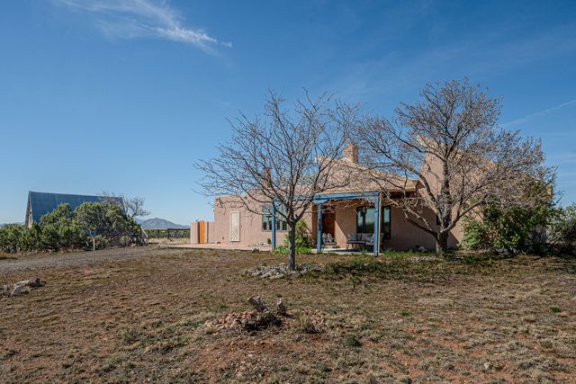 79 Cerro Del Alamo, Santa Fe, NM 87507