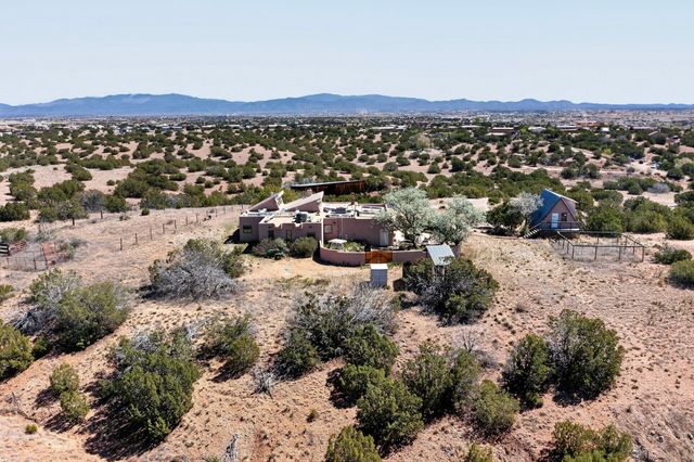 79 Cerro Del Alamo, Santa Fe, NM 87507