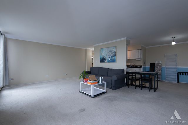 20 N Tower Road 9E, Oak Brook, IL 60523