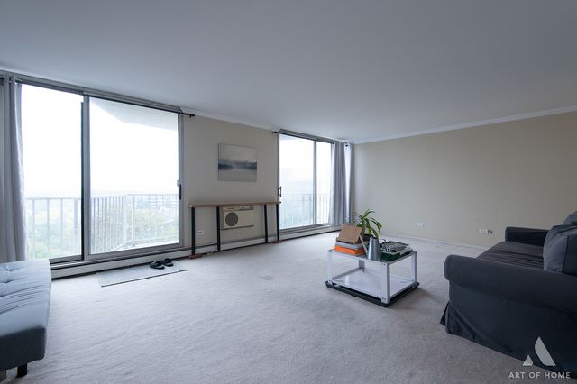20 N Tower Road 9E, Oak Brook, IL 60523