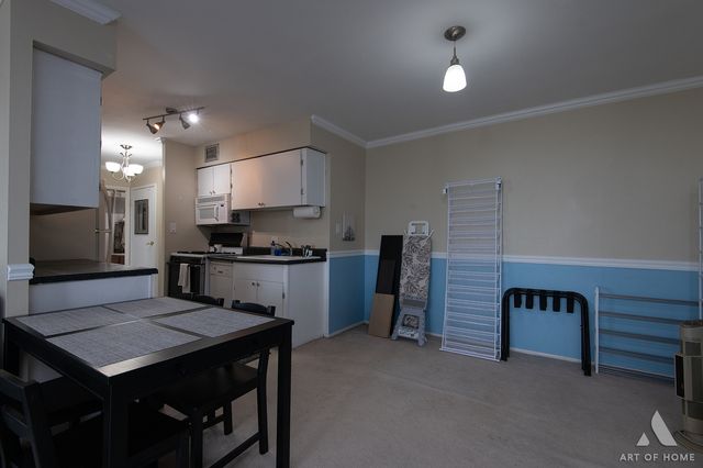20 N Tower Road 9E, Oak Brook, IL 60523