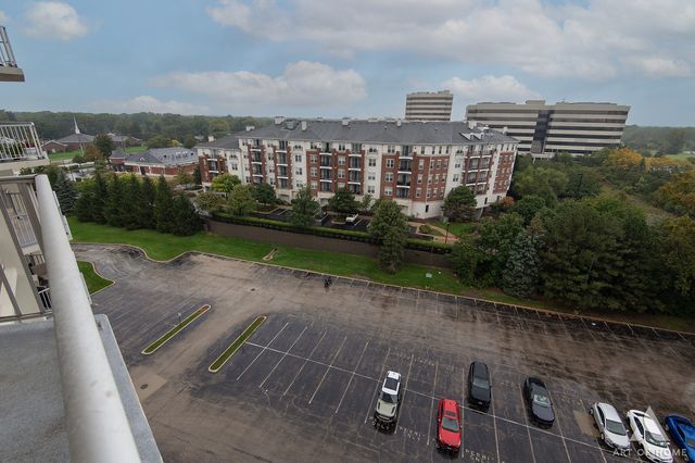 20 N Tower Road 9E, Oak Brook, IL 60523
