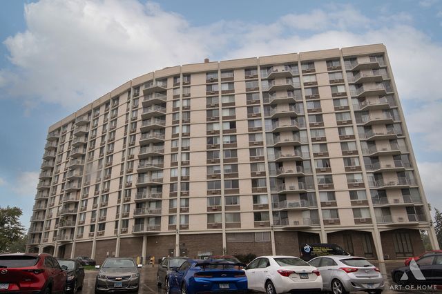20 N Tower Road 9E, Oak Brook, IL 60523