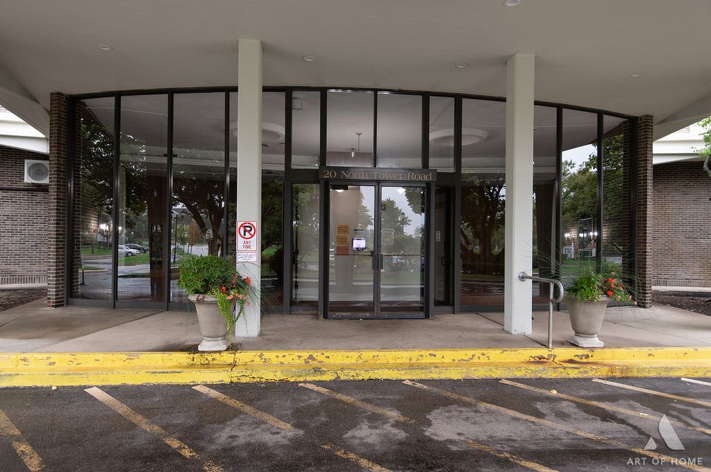 20 N Tower Road 9E, Oak Brook, IL 60523 — photo 2