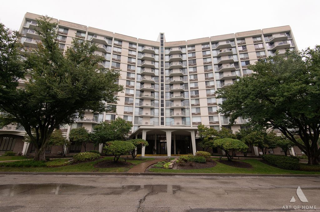 20 N Tower Road 9E, Oak Brook, IL 60523 — photo 3