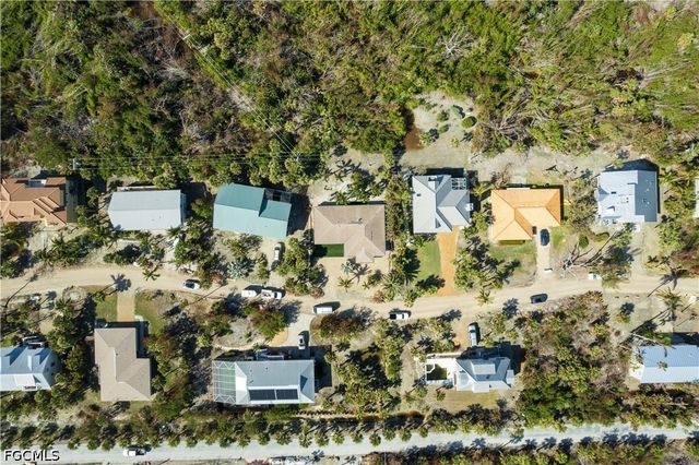 240 Southwinds DR, Sanibel, FL 33957