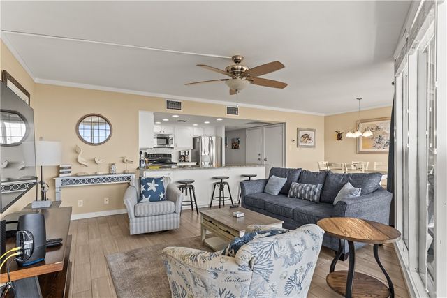 6649 Seacomber Dr 103, Port Aransas, TX 78373