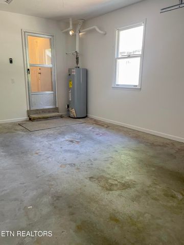 484 Riverbend Drive, Crossville, TN 38555