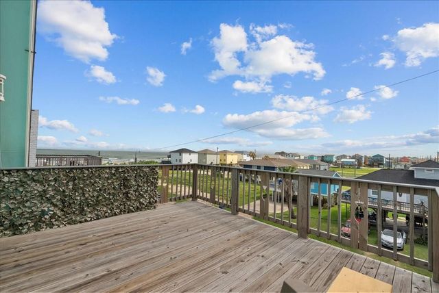 130 Beachcomber Avenue, Surfside Beach, TX 77541