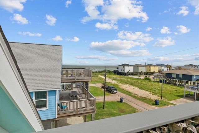 130 Beachcomber Avenue, Surfside Beach, TX 77541