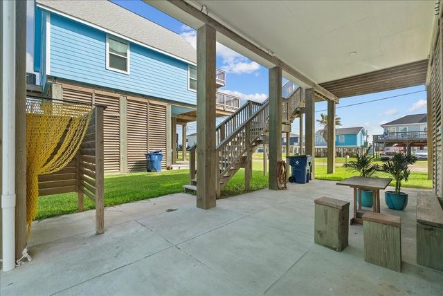 130 Beachcomber Avenue, Surfside Beach, TX 77541