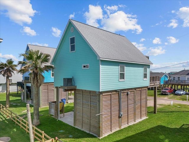 130 Beachcomber Avenue, Surfside Beach, TX 77541