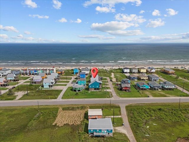 130 Beachcomber Avenue, Surfside Beach, TX 77541