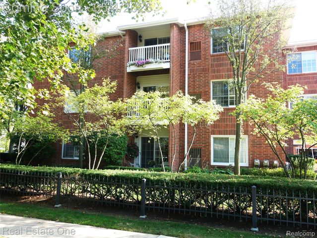 444 S Chester Street 413, Birmingham, MI 48009