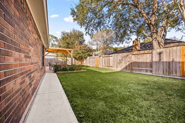 126 Rushton Circle, League City, TX 77573