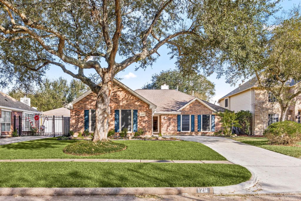 126 Rushton Circle, League City, TX 77573