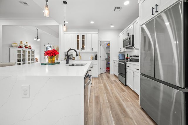 376 Liberty Drive, Leesville, LA 71446