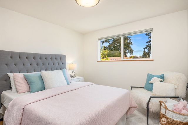 7105 190th Street SW, Lynnwood, WA 98036