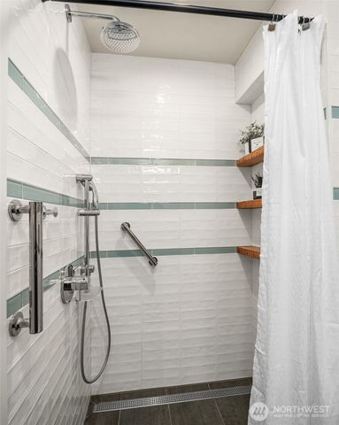 7105 190th Street SW, Lynnwood, WA 98036