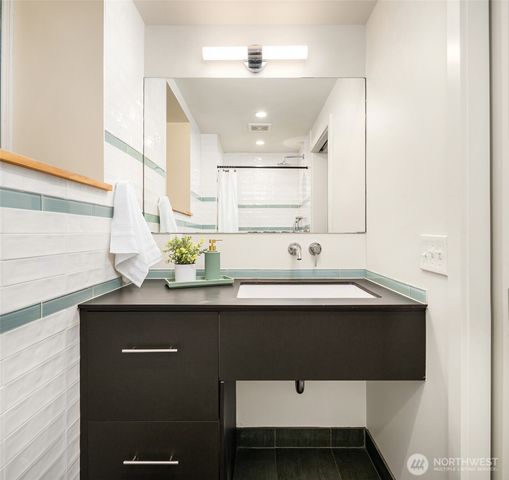 7105 190th Street SW, Lynnwood, WA 98036