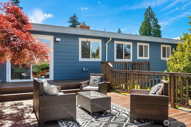 7105 190th Street SW, Lynnwood, WA 98036