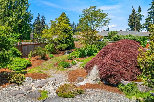 7105 190th Street SW, Lynnwood, WA 98036