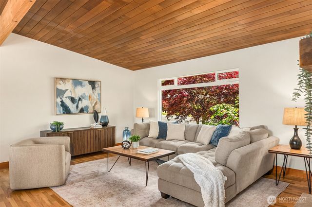 7105 190th Street SW, Lynnwood, WA 98036
