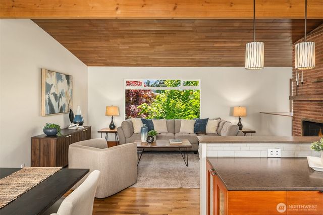 7105 190th Street SW, Lynnwood, WA 98036