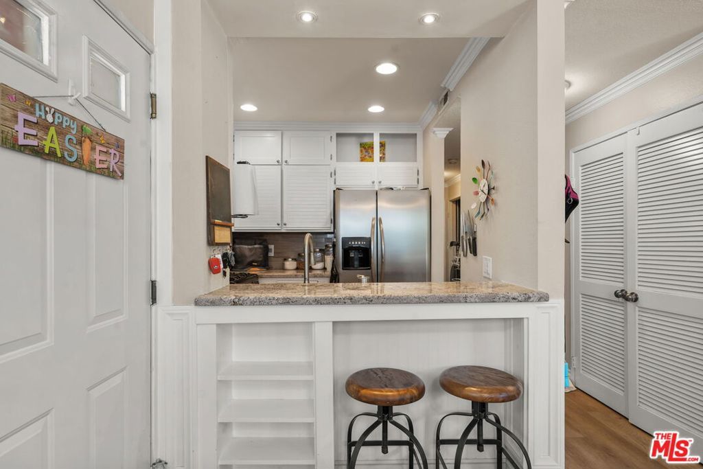 Image 5 of property listing at 24109 E Del Monte Drive 463, Valencia, CA 91355