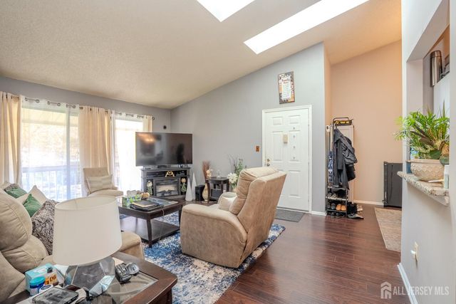 88 Crabapple Lane, Franklin, NJ 08823