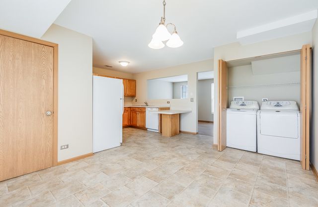 797 Serendipity Drive, Aurora, IL 60504
