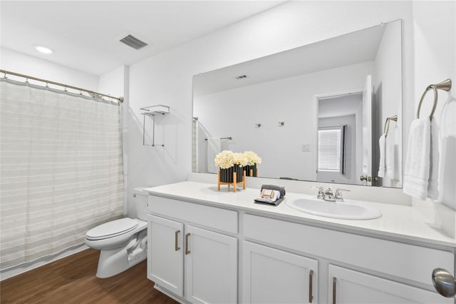 2805 Fountain Woods Drive, League City, TX 77573