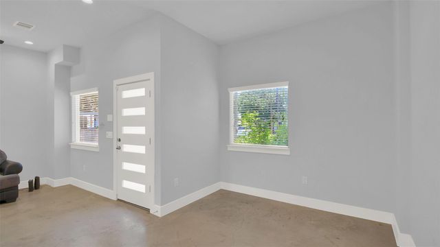 6902 Carver Ave A, Austin, TX 78752