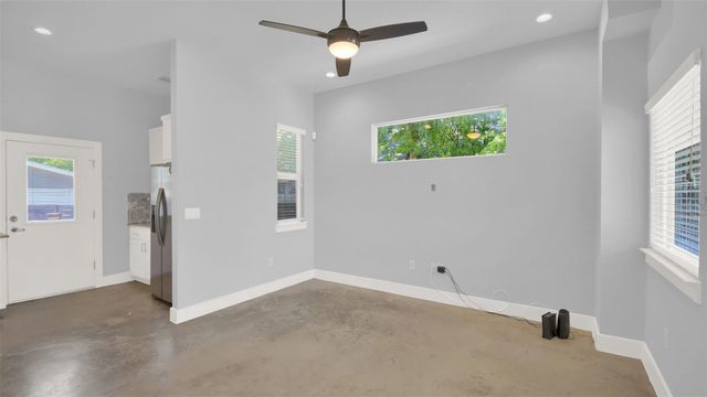 6902 Carver Ave A, Austin, TX 78752