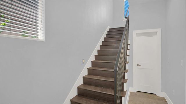 6902 Carver Ave A, Austin, TX 78752