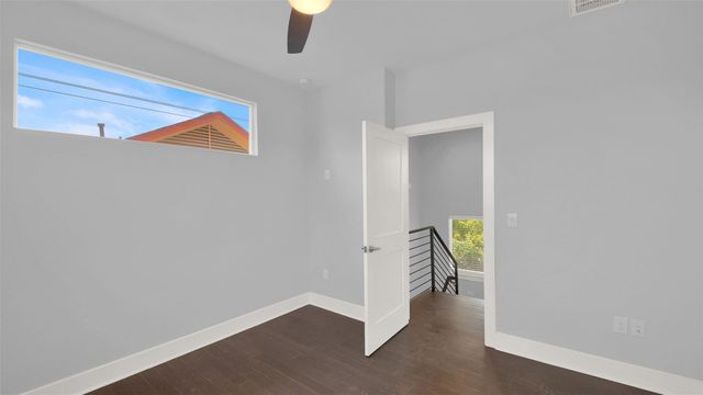 6902 Carver Ave A, Austin, TX 78752
