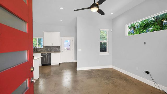 6902 Carver Ave A, Austin, TX 78752