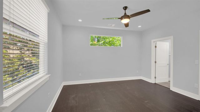 6902 Carver Ave A, Austin, TX 78752