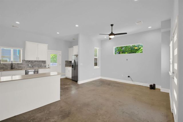 6902 Carver Ave A, Austin, TX 78752