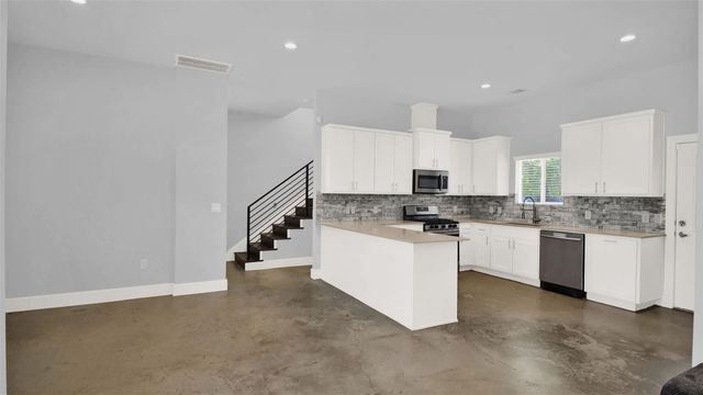 6902 Carver Ave A, Austin, TX 78752