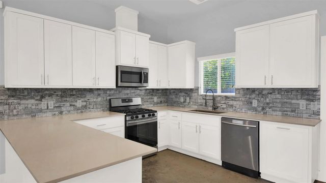 6902 Carver Ave A, Austin, TX 78752