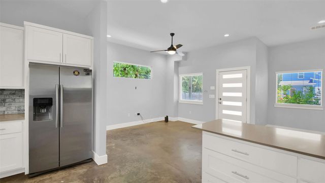 6902 Carver Ave A, Austin, TX 78752