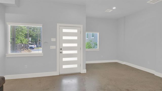 6902 Carver Ave A, Austin, TX 78752