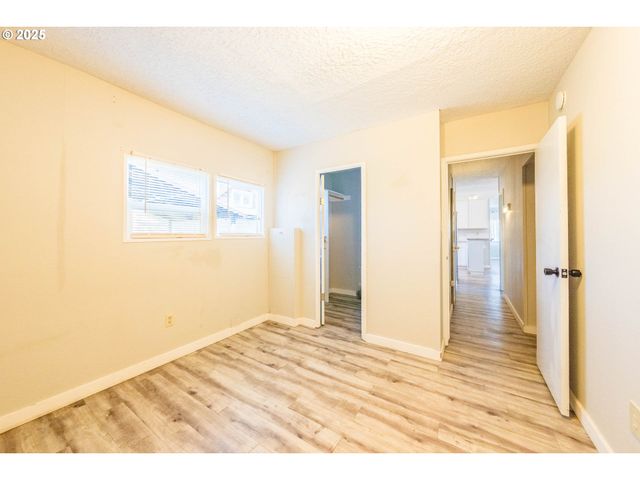 302 Se NEPTUNE Ave, Lincoln City, OR 97367