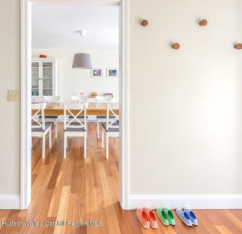 17 Jennifer Lane, Hudson, NY 12534