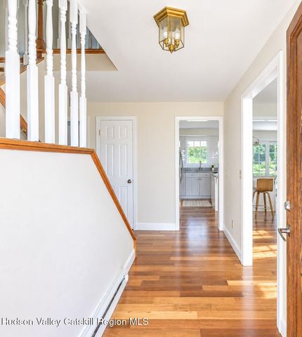 17 Jennifer Lane, Hudson, NY 12534