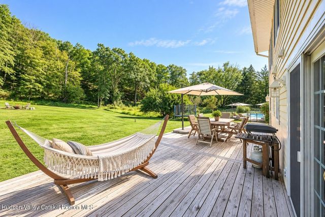 17 Jennifer Lane, Hudson, NY 12534