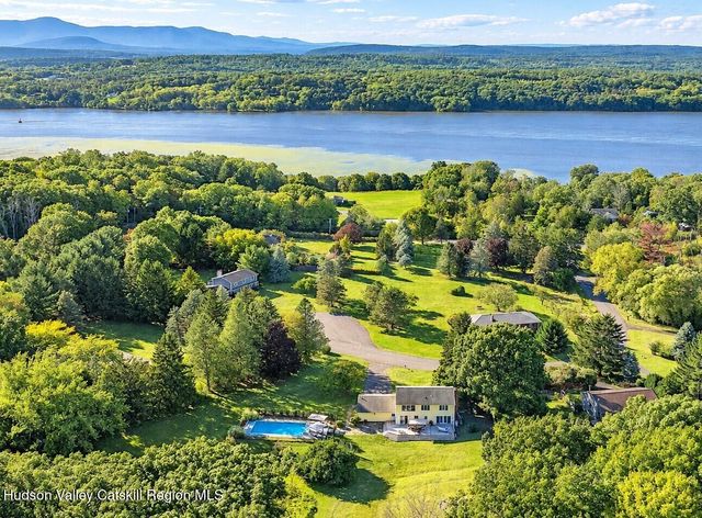 17 Jennifer Lane, Hudson, NY 12534