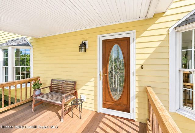 17 Jennifer Lane, Hudson, NY 12534