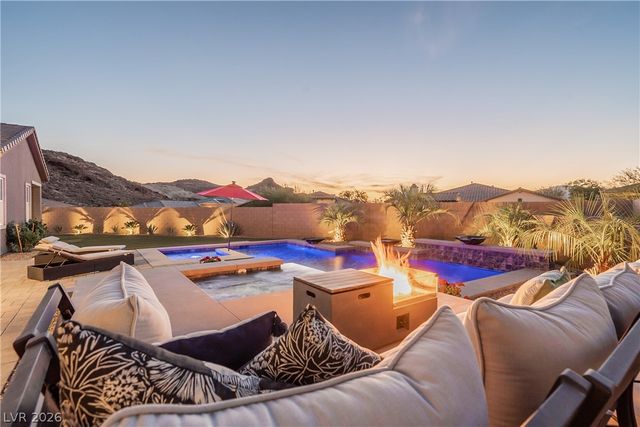 26 Via Tavolara, Henderson, NV 89011
